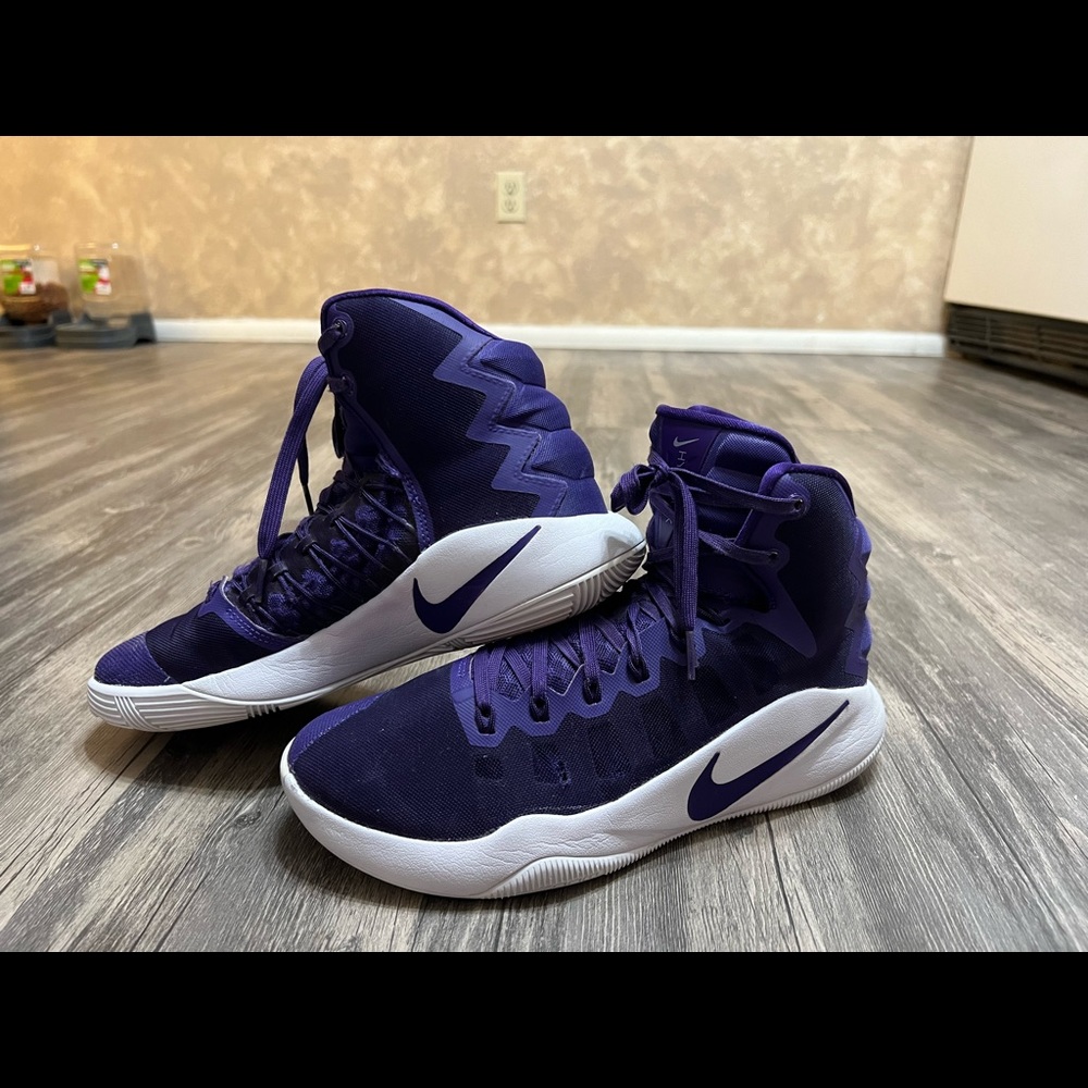 Womens Purple Nike Hyperdunk Basketball Shoes